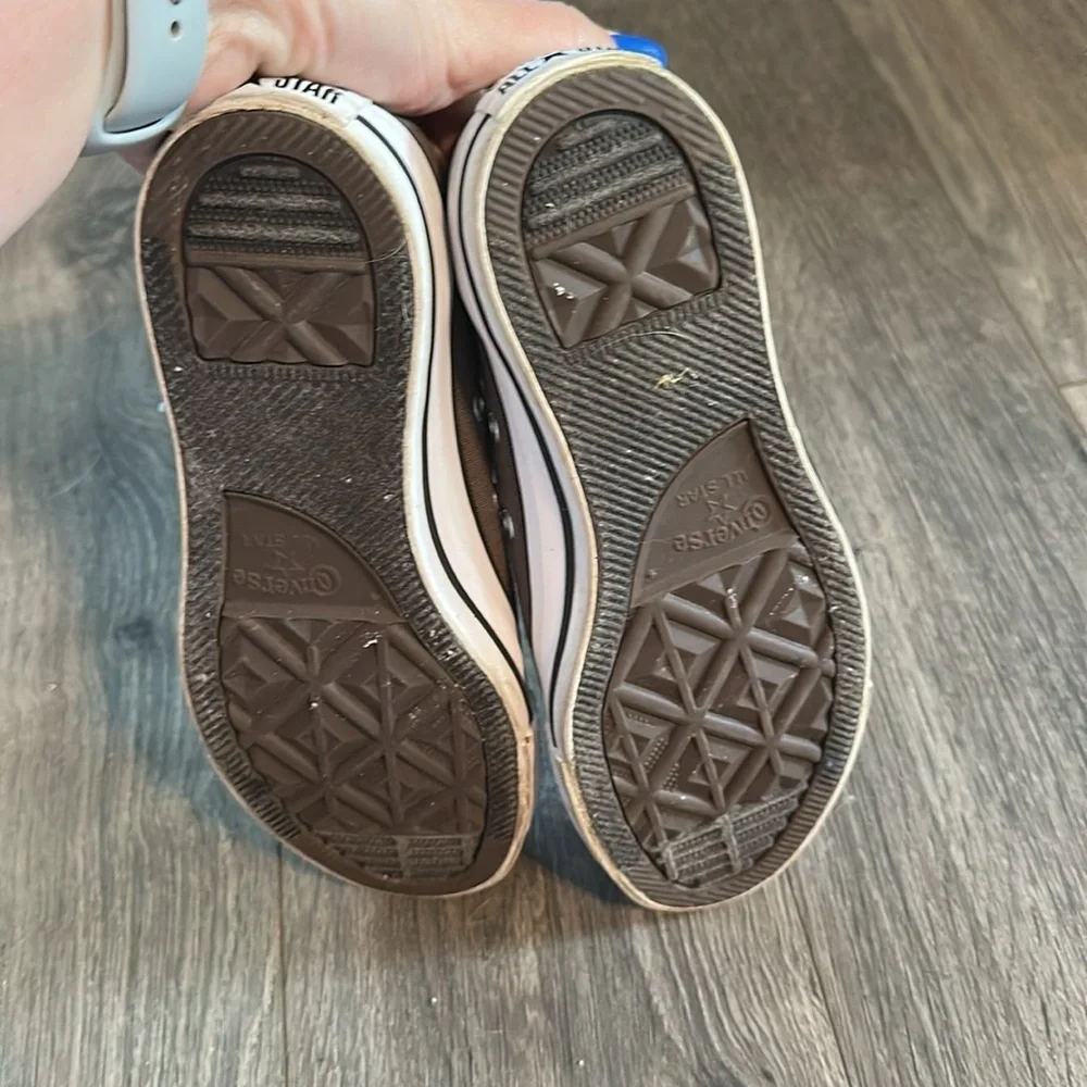 Grey converse sneakers size 5 women’s - Picture 4 of 5